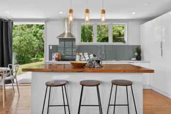 55 Taylor Terrace, Tawa