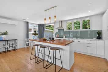 55 Taylor Terrace, Tawa