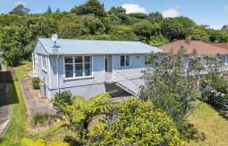 55 Taylor Terrace, Tawa