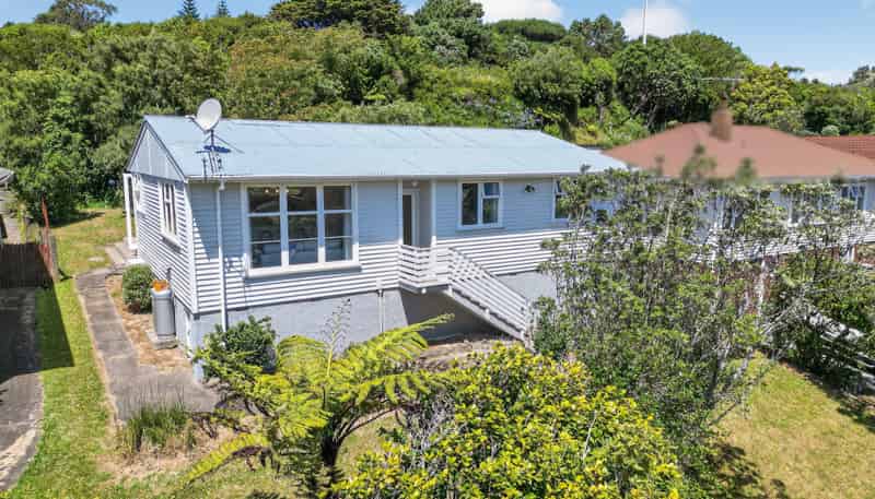 55 Taylor Terrace, Tawa