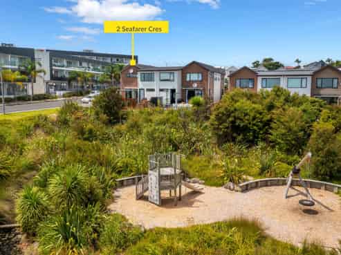 2 Seafarer Crescent, Stanmore Bay