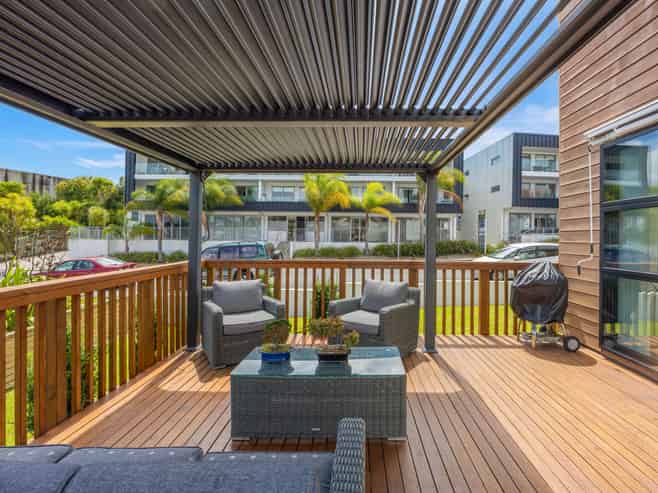 2 Seafarer Crescent, Stanmore Bay