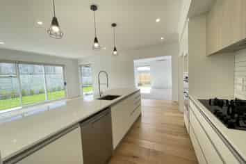 24 Onekura Street, Red Beach