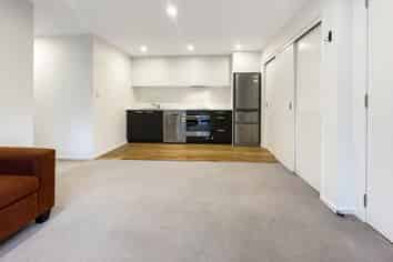 26/8 Thompson Park Road, Mount Wellington