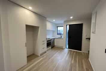 4/10a McLean Street, Linwood