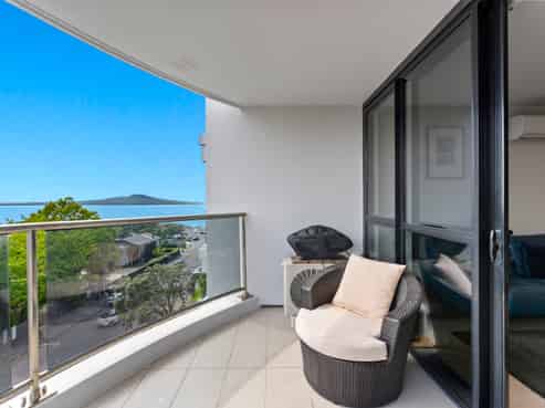 4B/175 Hurstmere Road, Takapuna