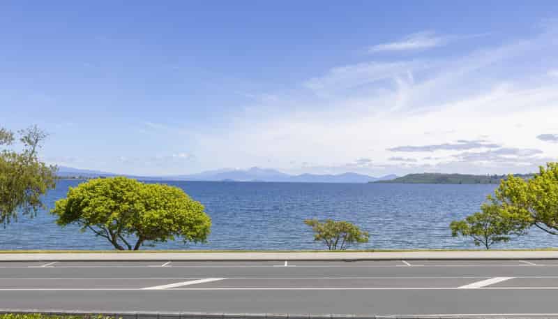 3/110 Lake Terrace, Taupo