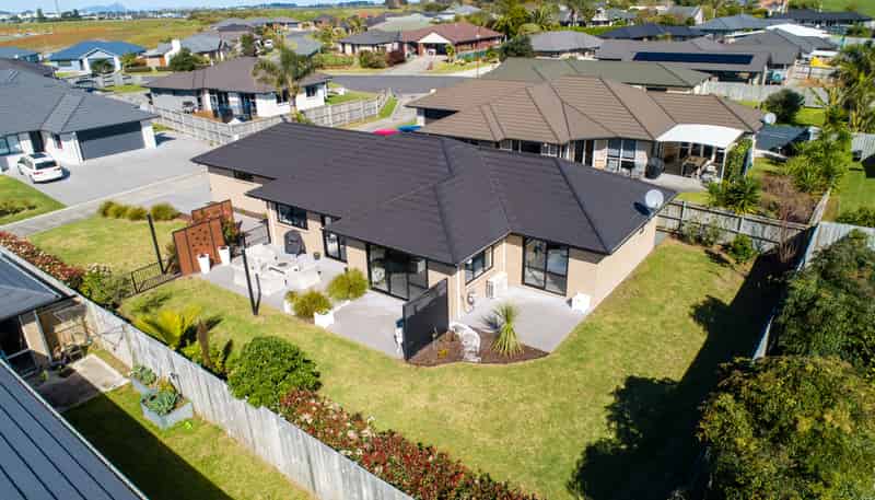 16 Roto View, One Tree Point