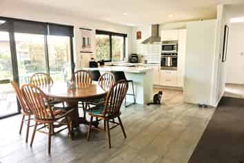 16 Roto View, One Tree Point