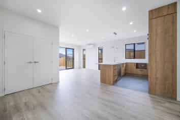 8 Enchantment Lane, Karaka