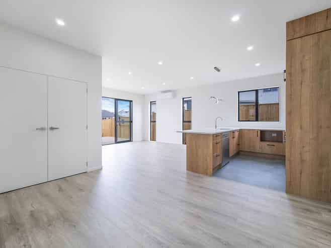 8 Enchantment Lane, Karaka