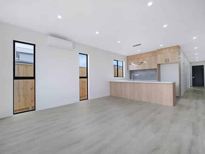 8 Enchantment Lane, Karaka