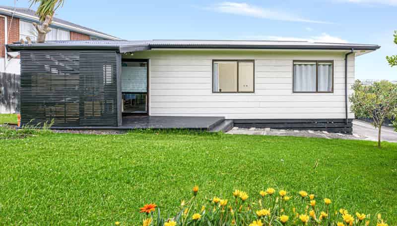 274 Great North Road, Henderson