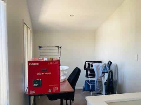 22E Packe Street, Edgeware