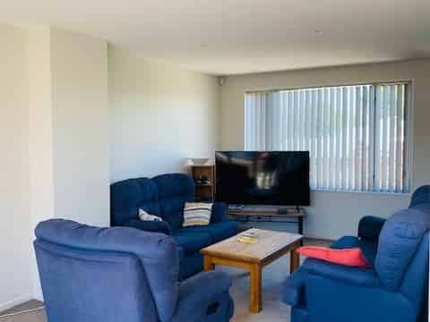 22E Packe Street, Edgeware