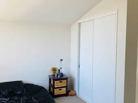 22E Packe Street, Edgeware