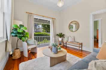 47 Kings Road, Three Kings