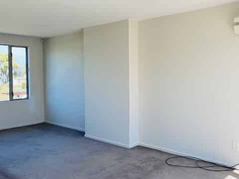 22B Packe Street, Edgeware