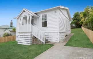 15 Nelson Street, Helensville