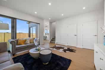 32 Taipahitini Road , Karaka