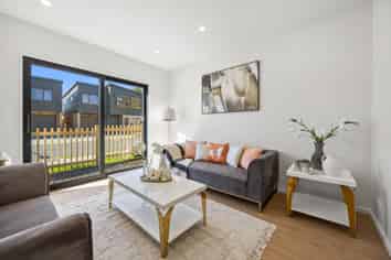 32 Taipahitini Road , Karaka