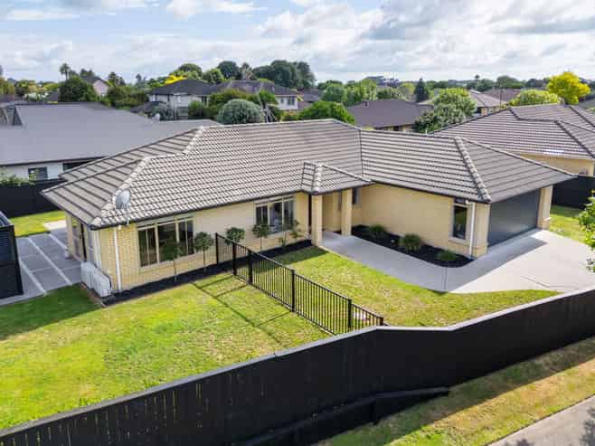 1 Gresham Place, Rototuna North