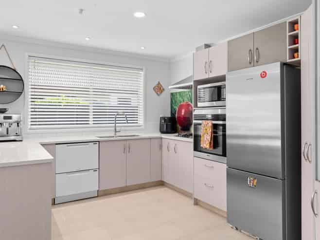 1 Gresham Place, Rototuna North