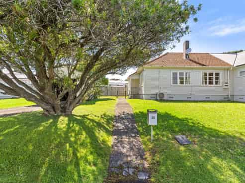 23 Clarence Road, Northcote Point