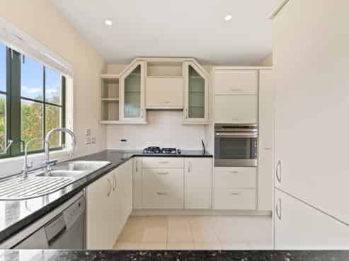 24 Parkwood Crescent, Gulf Harbour