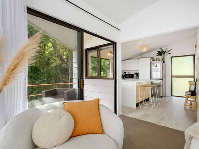 10 Rata Road, Stanmore Bay