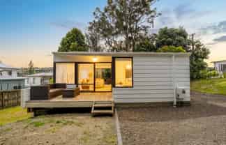 10 Rata Road, Stanmore Bay