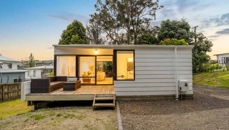 10 Rata Road, Stanmore Bay