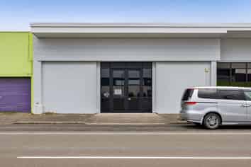 Modern, Newly Renovated Office or Retail