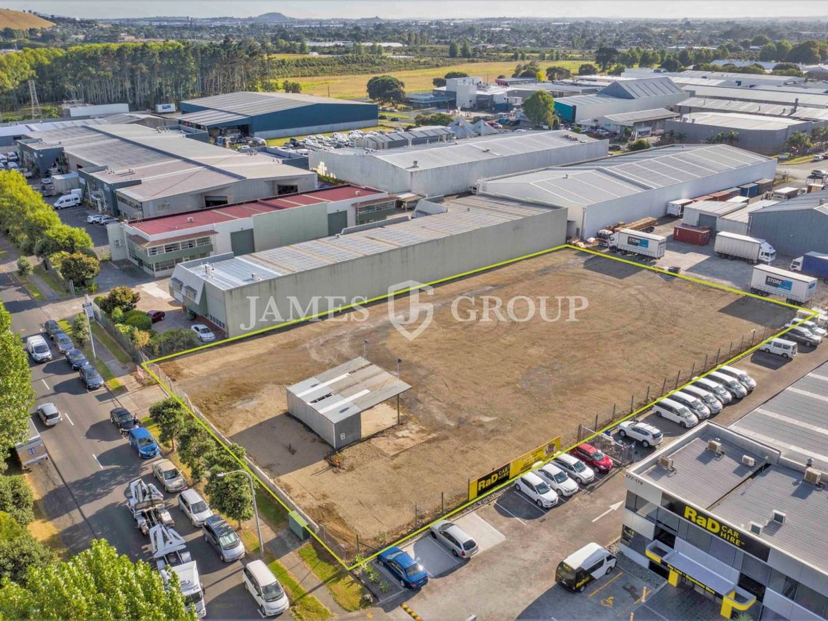 Secure Yard in Airport Oaks | Available Now - Ansicht 2