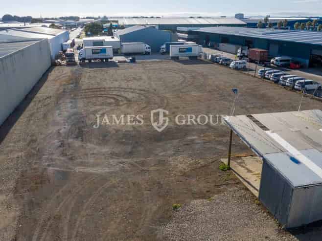 Secure Yard in Airport Oaks | Available Now