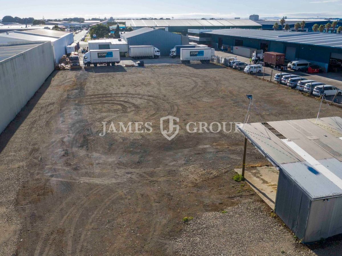 Secure Yard in Airport Oaks | Available Now - Ansicht 4