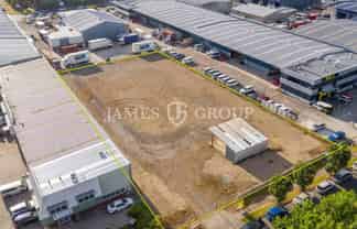 Secure Yard in Airport Oaks | Available Now