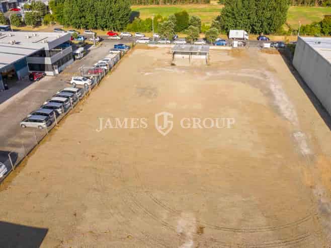 Secure Yard in Airport Oaks | Available Now