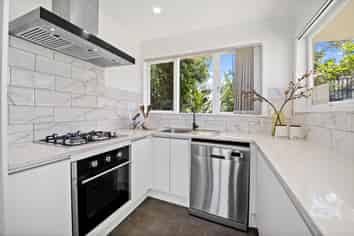 2 Glengarry Road, Glen Eden