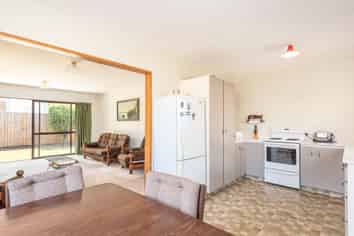 2/61 Caledonian Road, SAINT ALBANS