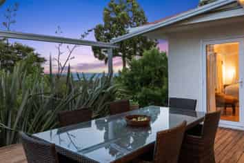 77 Minnehaha Avenue, Titirangi