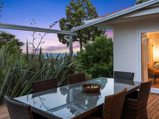 77 Minnehaha Avenue, Titirangi