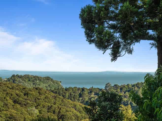 77 Minnehaha Avenue, Titirangi