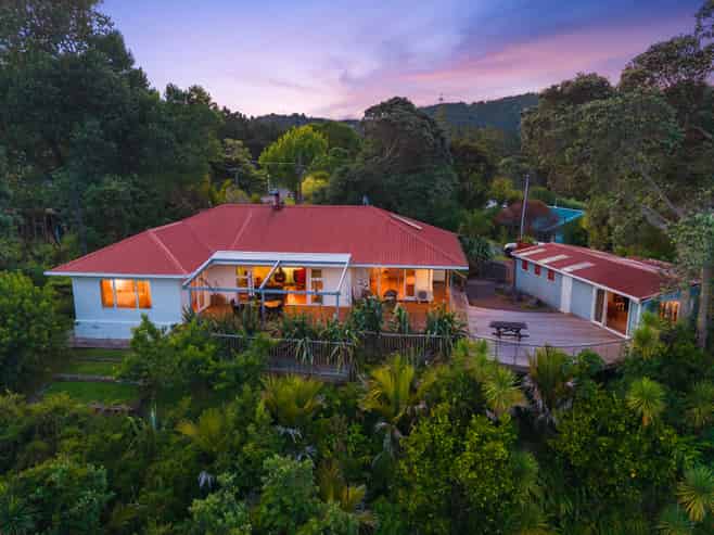 77 Minnehaha Avenue, Titirangi