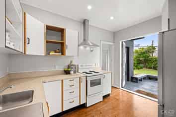 42 Beaumont Avenue, Alicetown