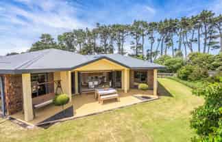 134 Weggery Drive, Waikanae Beach