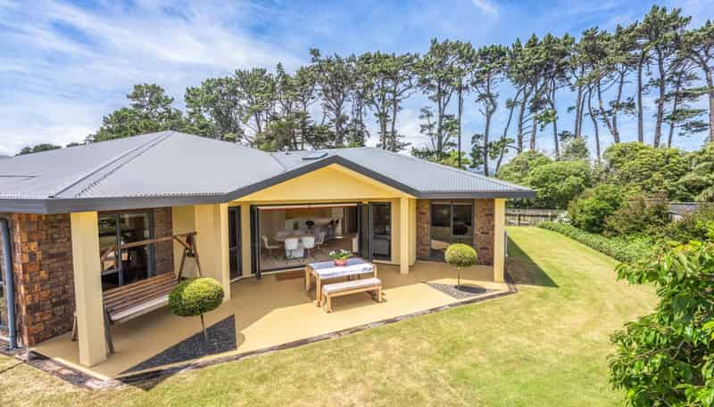 134 Weggery Drive, Waikanae Beach