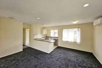 8 Walter Little Way, Flat Bush