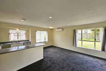 8 Walter Little Way, Flat Bush