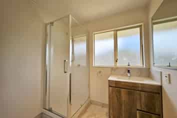 8 Walter Little Way, Flat Bush